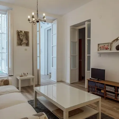 Apartamento Cosy Flat In The Heart Of