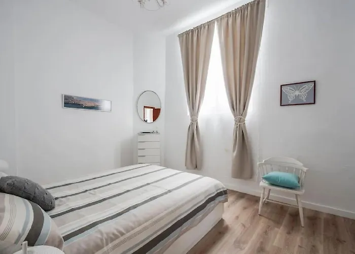 Lejlighed Cosy Flat In The Heart Of